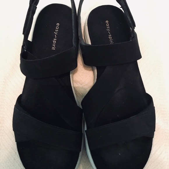 easy spirit black sandals